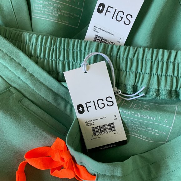 FIGS NWT Jade Color Set in Small: Casma 3-Pocket Top and Yola Skinny Scub Pants - Picture 3 of 3